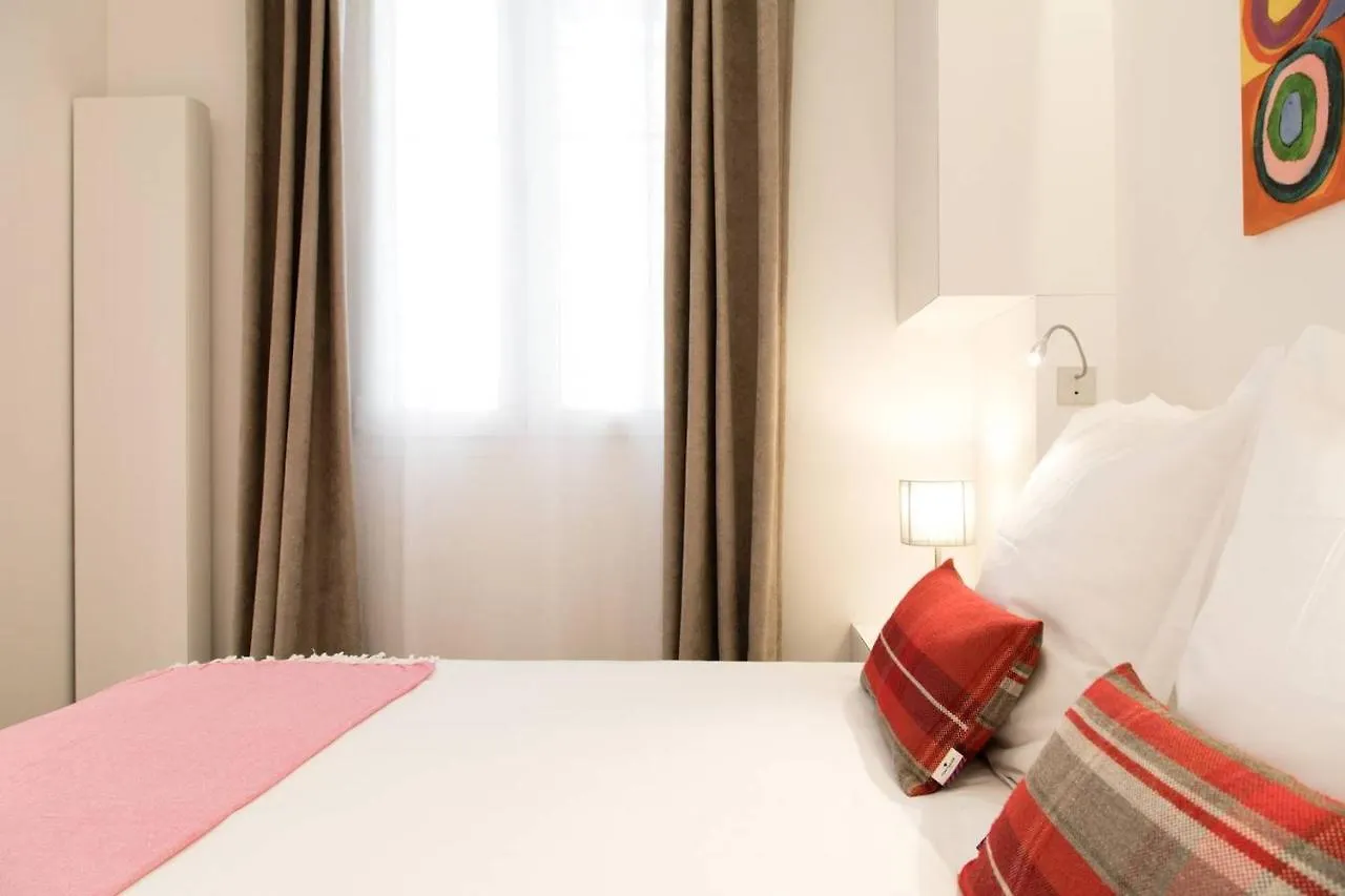 Arc De Triomphe Apartment Paris France